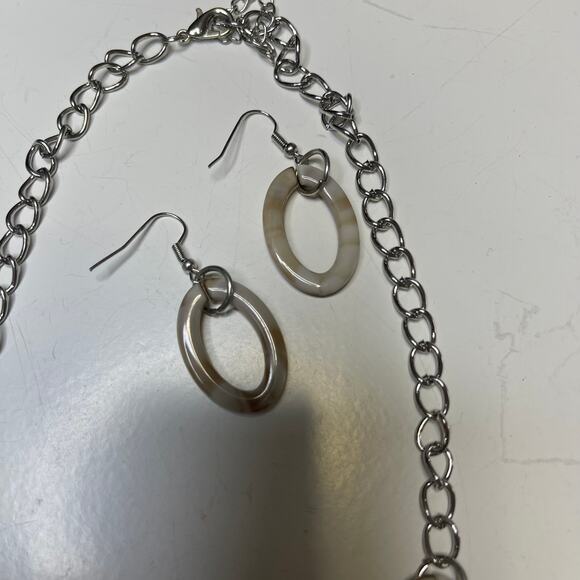 chunky resin link necklace and matching dangle earrings set costume jewelry - Picture 4 of 10